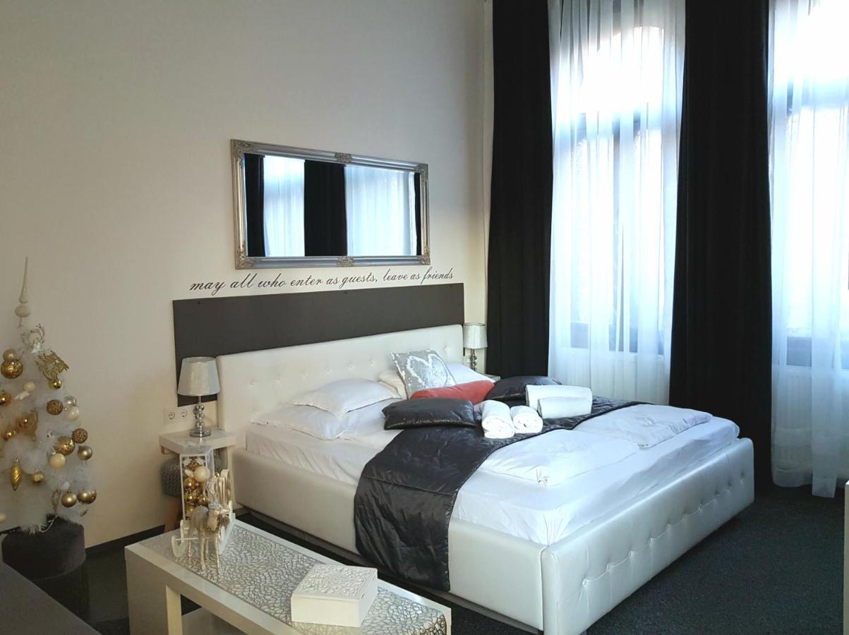 Modern Flat In City Center Budapeste Exterior foto