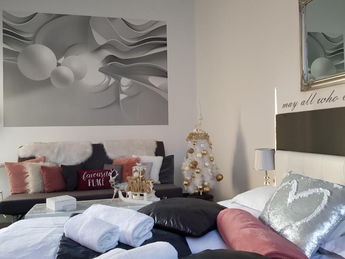 Modern Flat In City Center Budapeste Exterior foto